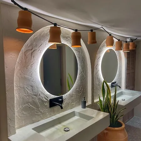 Trokadero Boutique Hotel