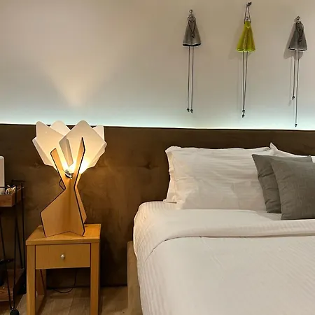 Trokadero Boutique 3*