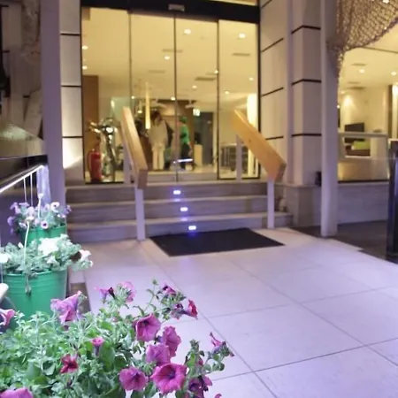 Trokadero Boutique Hotel 3*