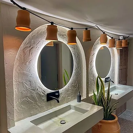 Trokadero Boutique Hotel Itea